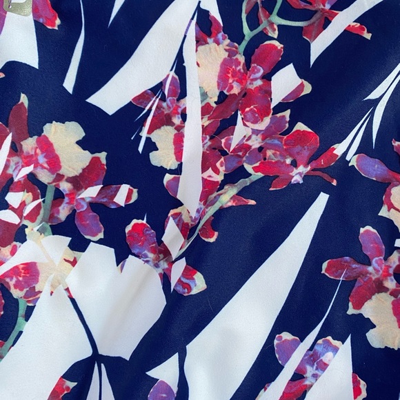 Fabletics High Rise Floral Capris XXL - Picture 6 of 6